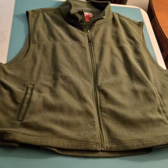 Caribou Creek Green Vest - Picture 1 of 6